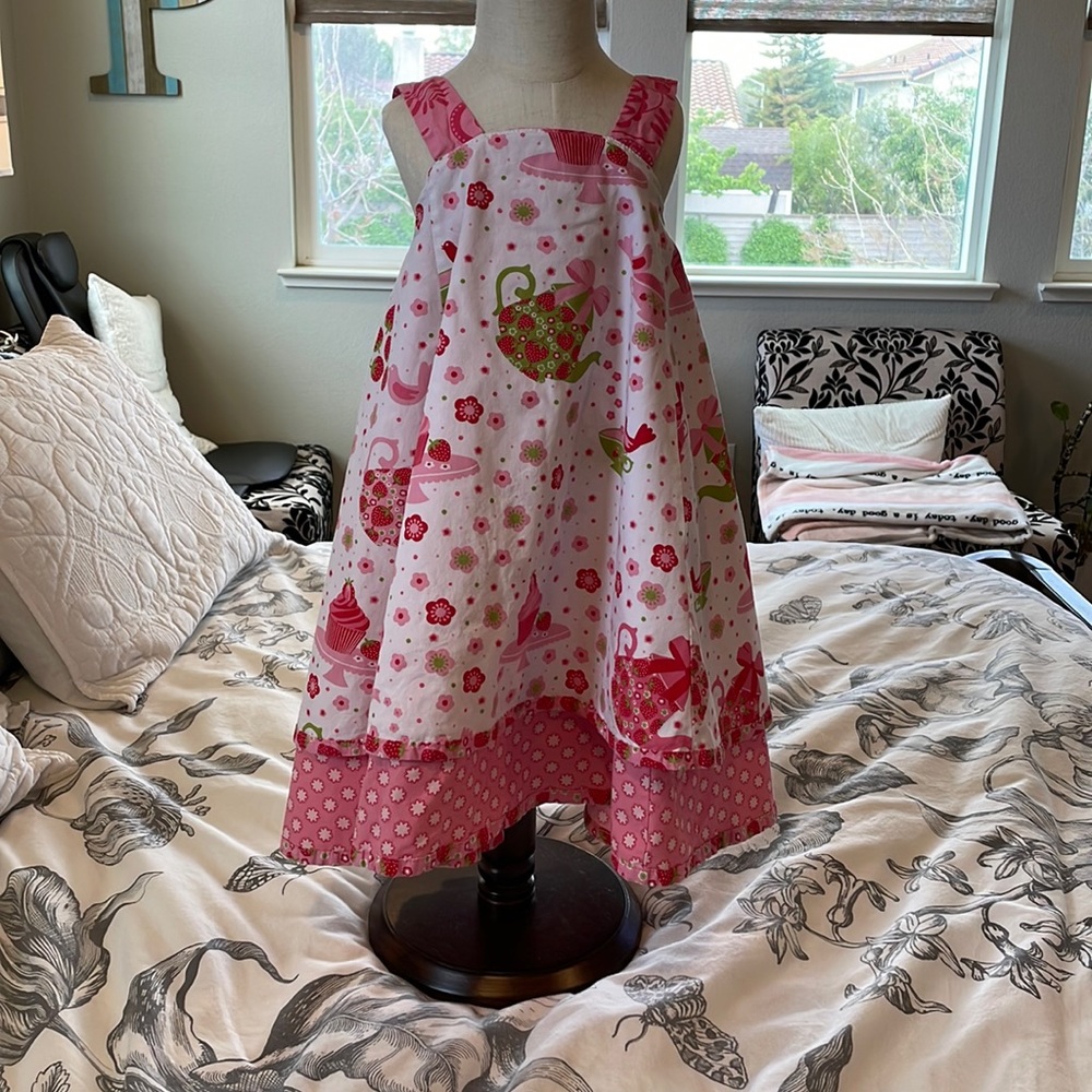 Jelly the pug tea time size 4t